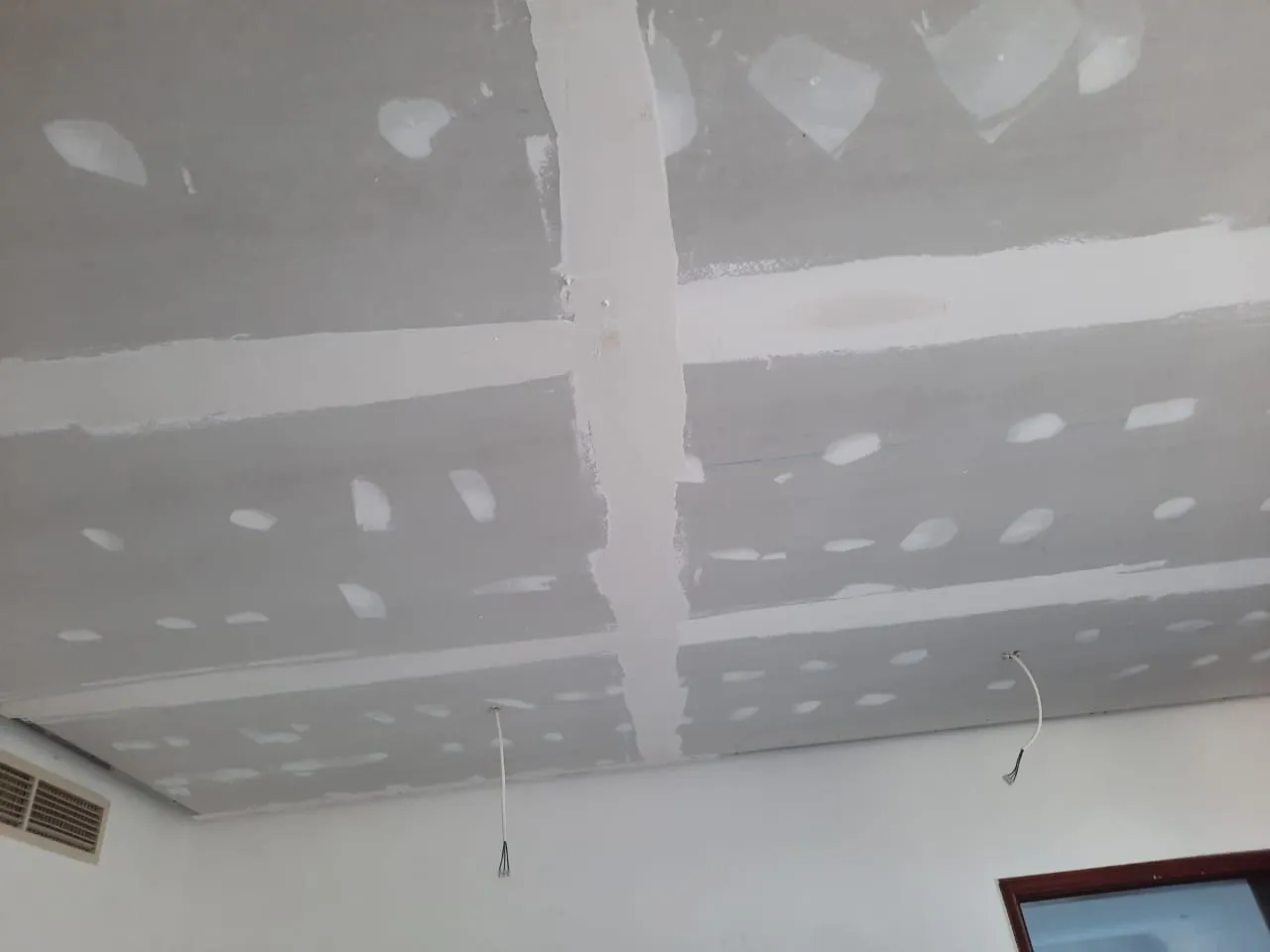 Gypsum Ceiling Jointing and Taping – Gypsum & False Ceiling in Dubai by Pasupati Technical Services