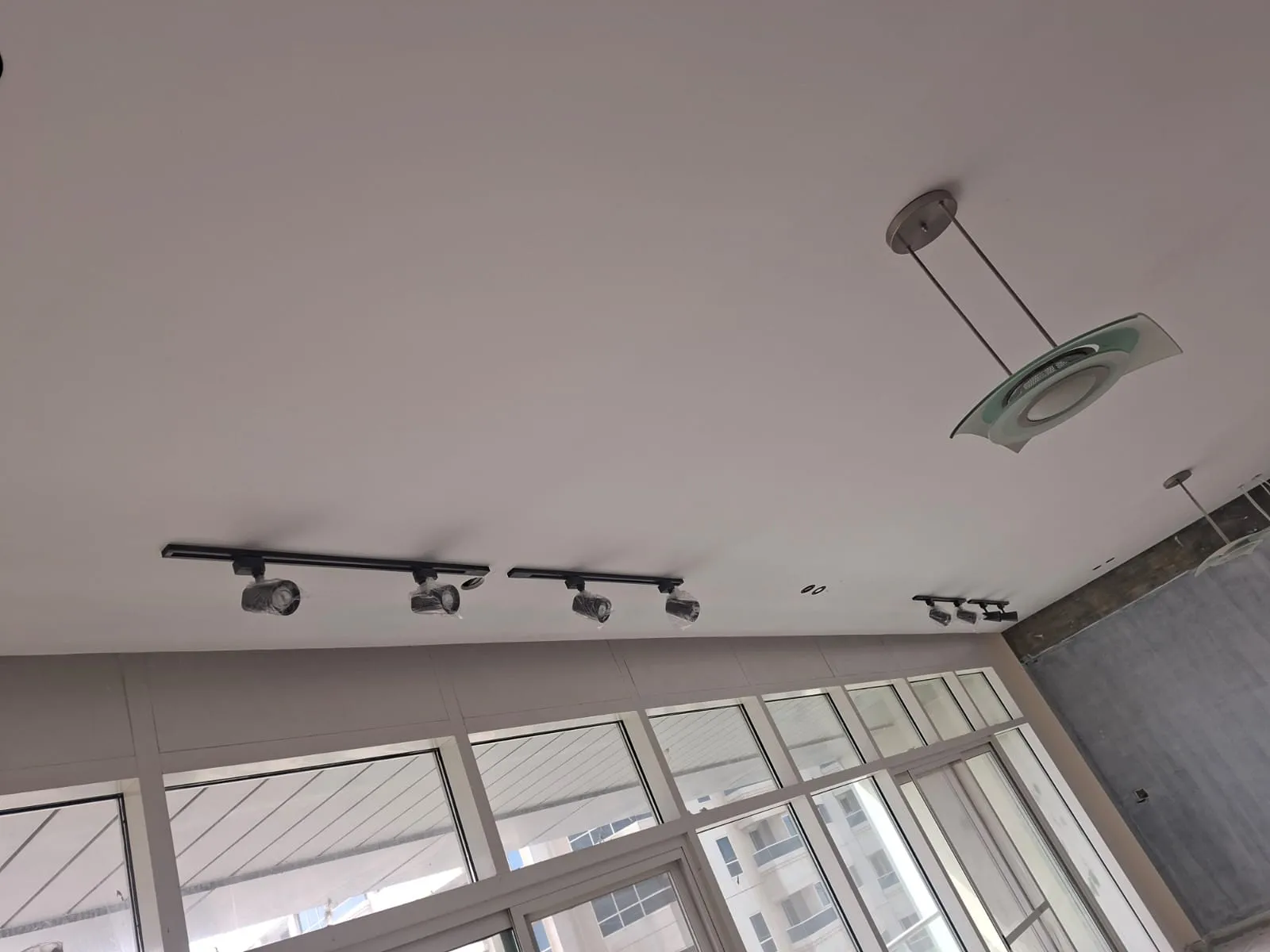 Gypsum Ceiling with Track Lighting – Gypsum & False Ceiling in Dubai by Pasupati Technical Services