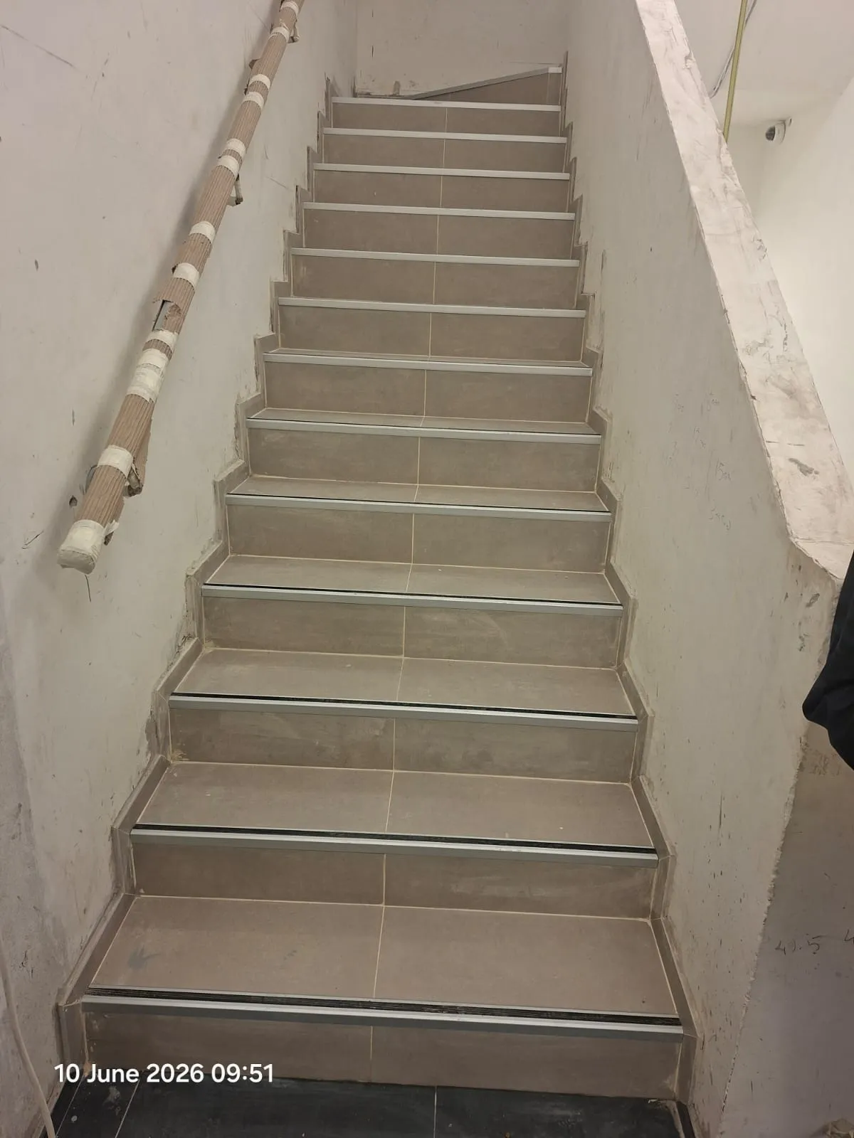 Staircase Porcelain Tiles with Anti Slip Nosing – Tiling & Tile Fixing in Dubai by Pasupati Technical Services
